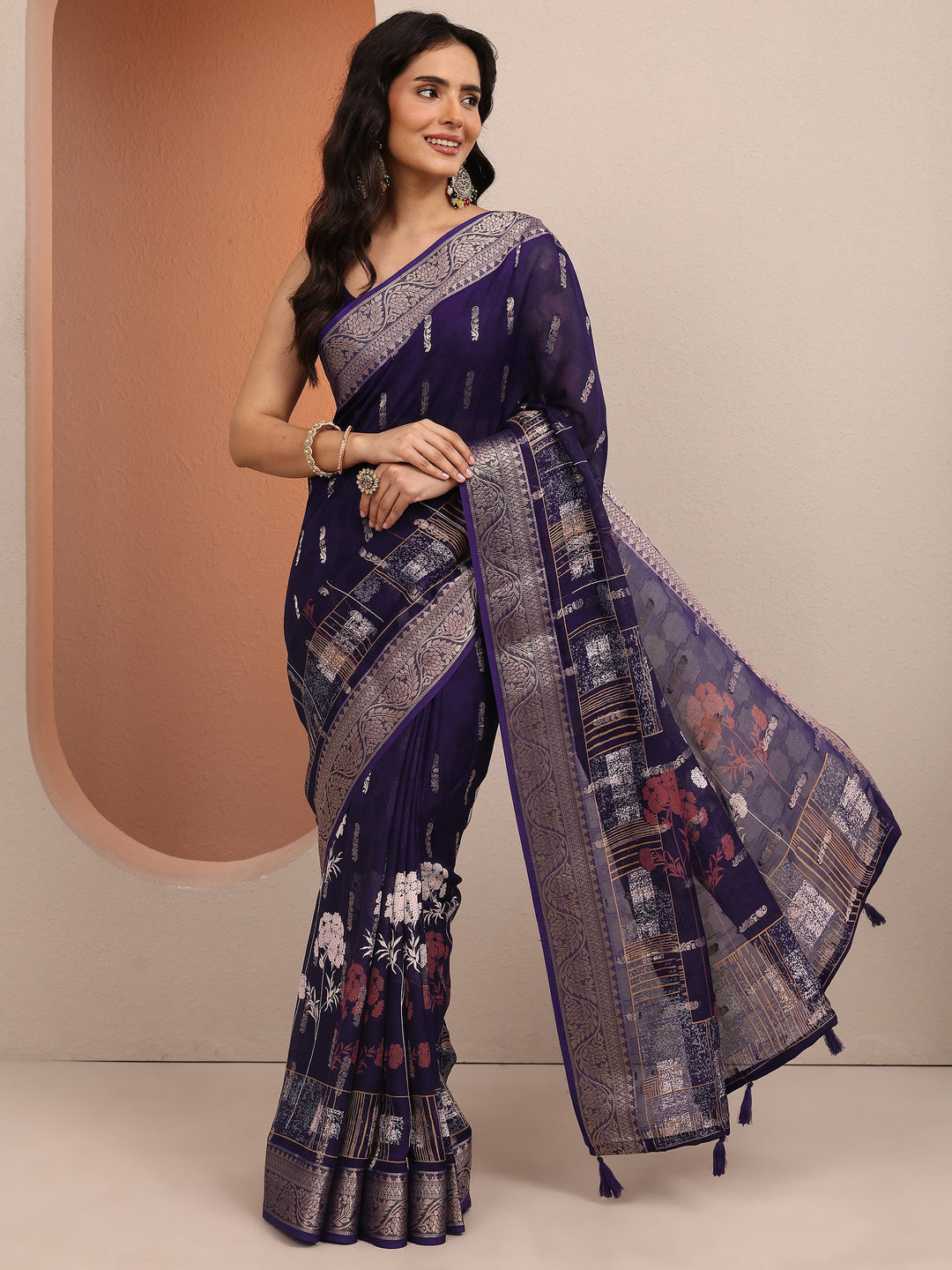 Purple Printed Silk Blend Saree With Unstitched Blouse Piece