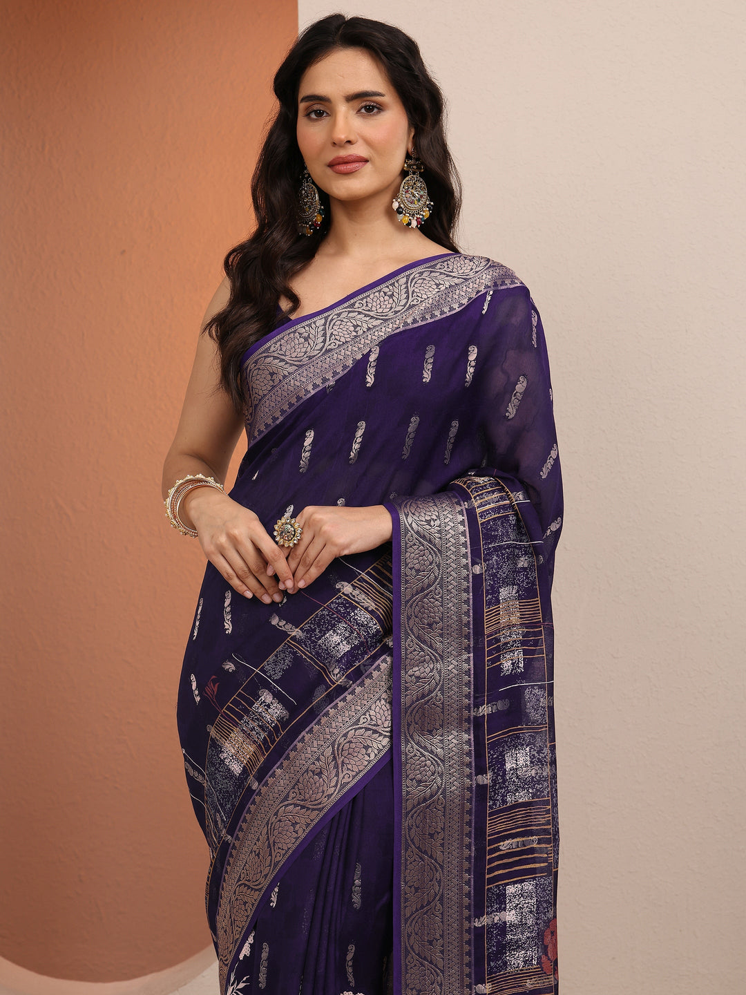 Purple Printed Silk Blend Saree With Unstitched Blouse Piece
