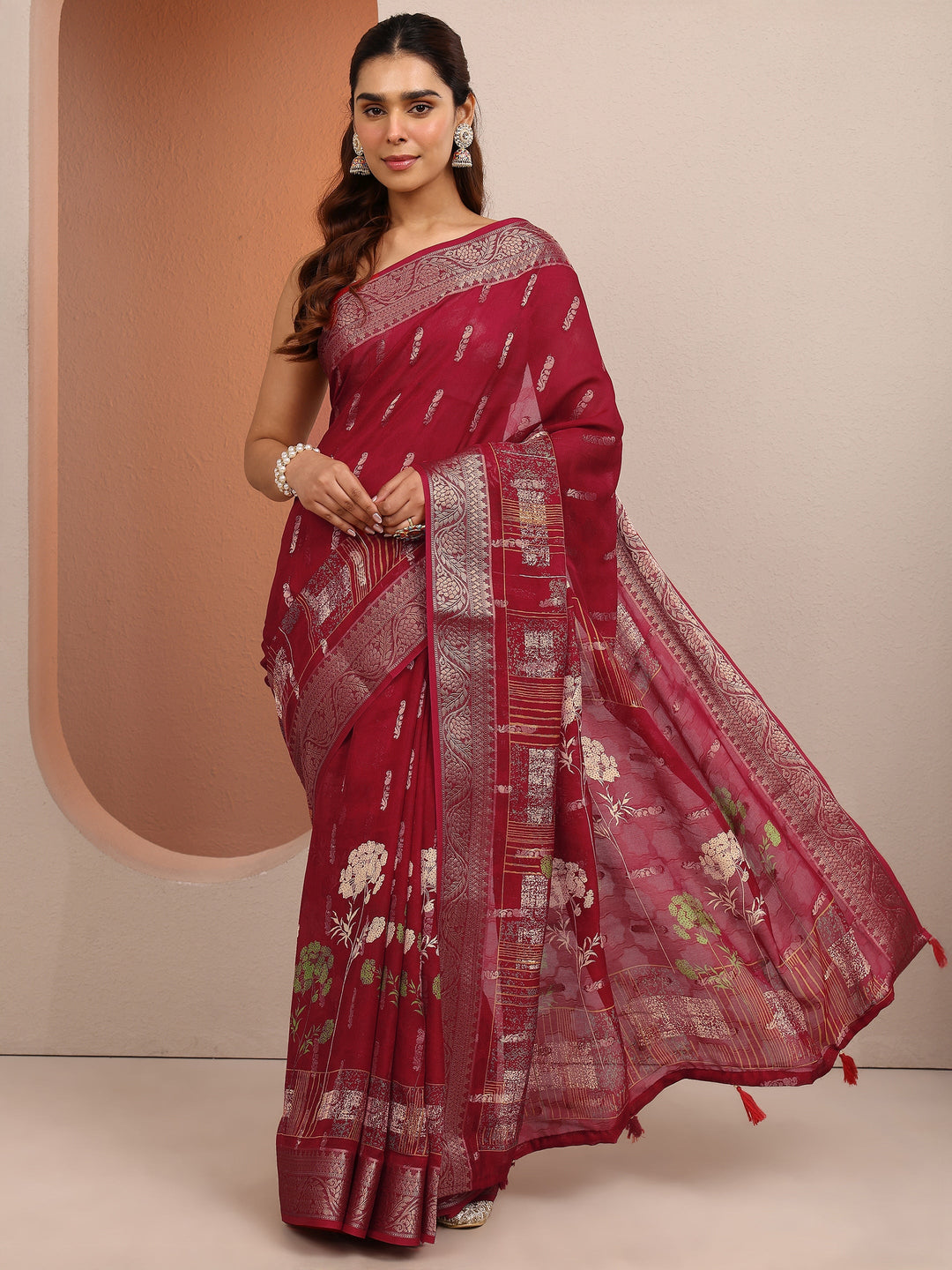 Red Printed Silk Blend Saree With Unstitched Blouse Piece