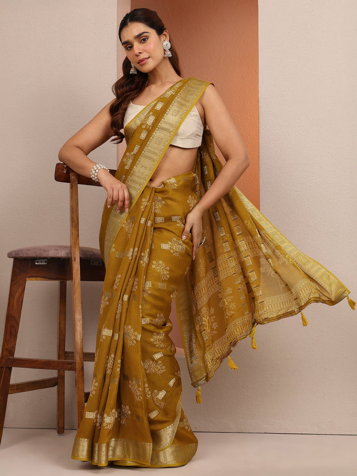 Mustard Printed Silk Blend Saree With Unstitched Blouse Piece
