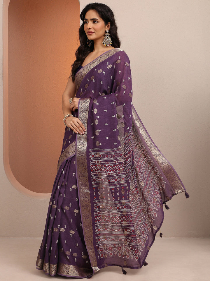 Purple Printed Silk Blend Saree With Unstitched Blouse Piece