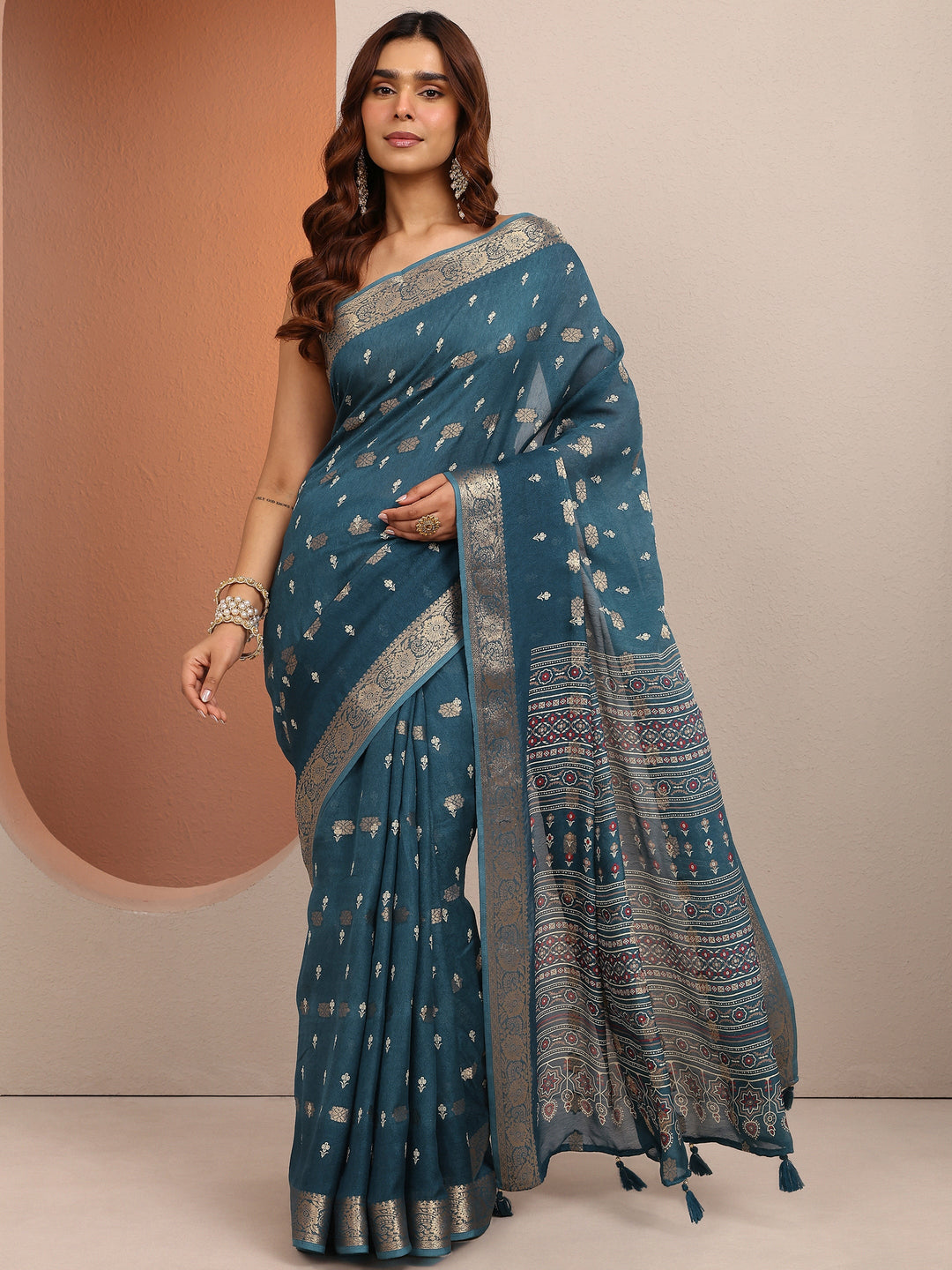 Blue Printed Silk Blend Saree With Unstitched Blouse Piece