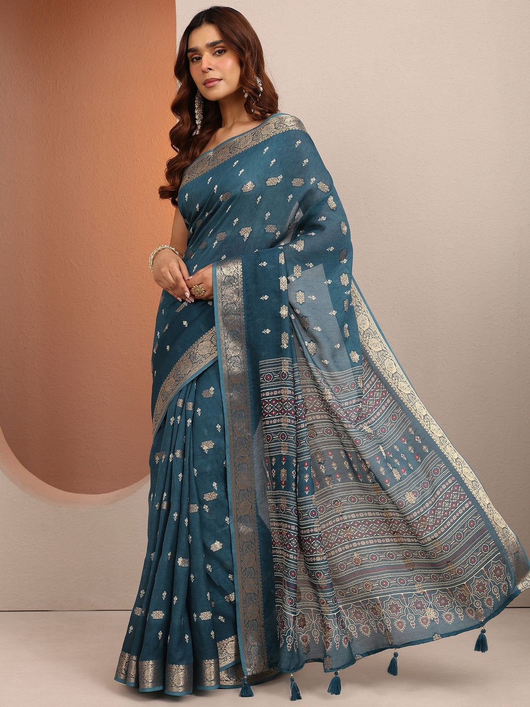 Blue Printed Silk Blend Saree With Unstitched Blouse Piece