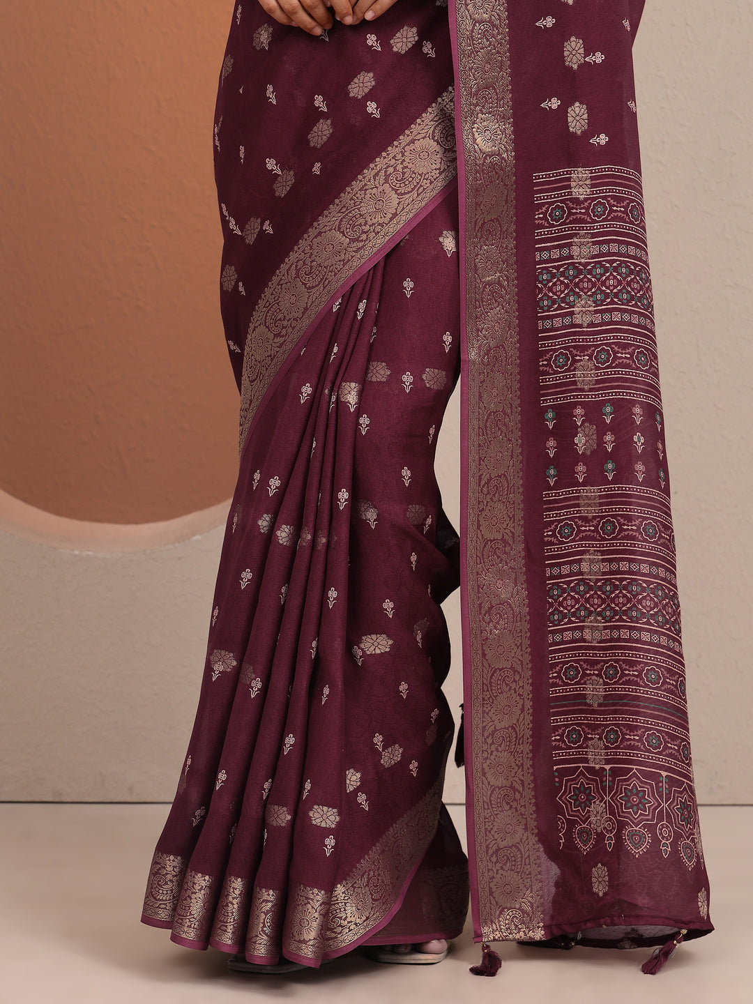 Burgundy Printed Silk Blend Saree With Unstitched Blouse Piece