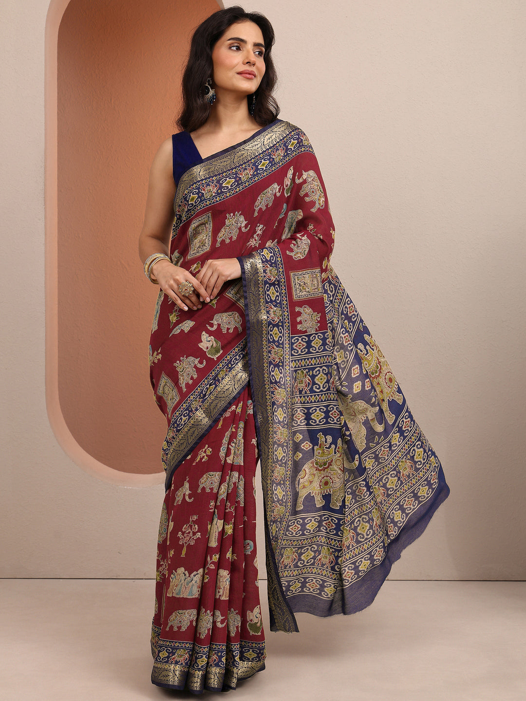 Red Printed Silk Blend Saree With Unstitched Blouse Piece
