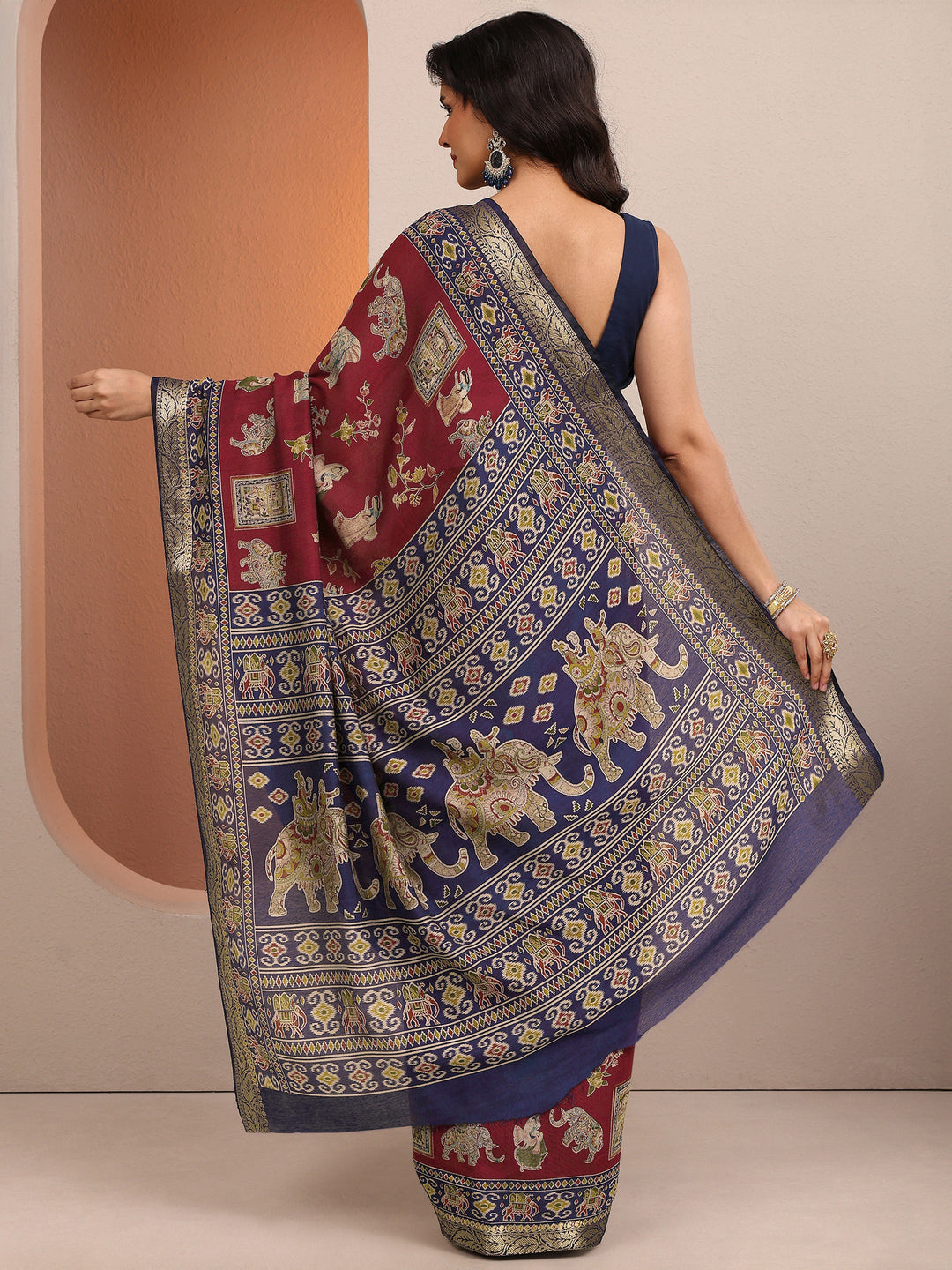 Red Printed Silk Blend Saree With Unstitched Blouse Piece