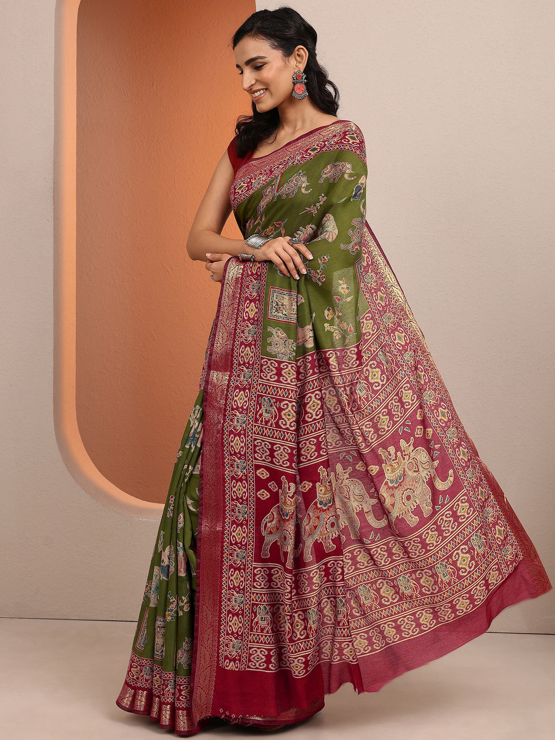 Green Printed Silk Blend Saree With Unstitched Blouse Piece