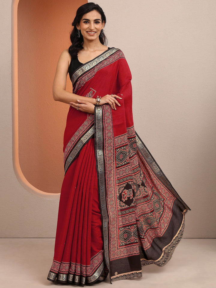 Red Printed Silk Blend Saree With Unstitched Blouse Piece