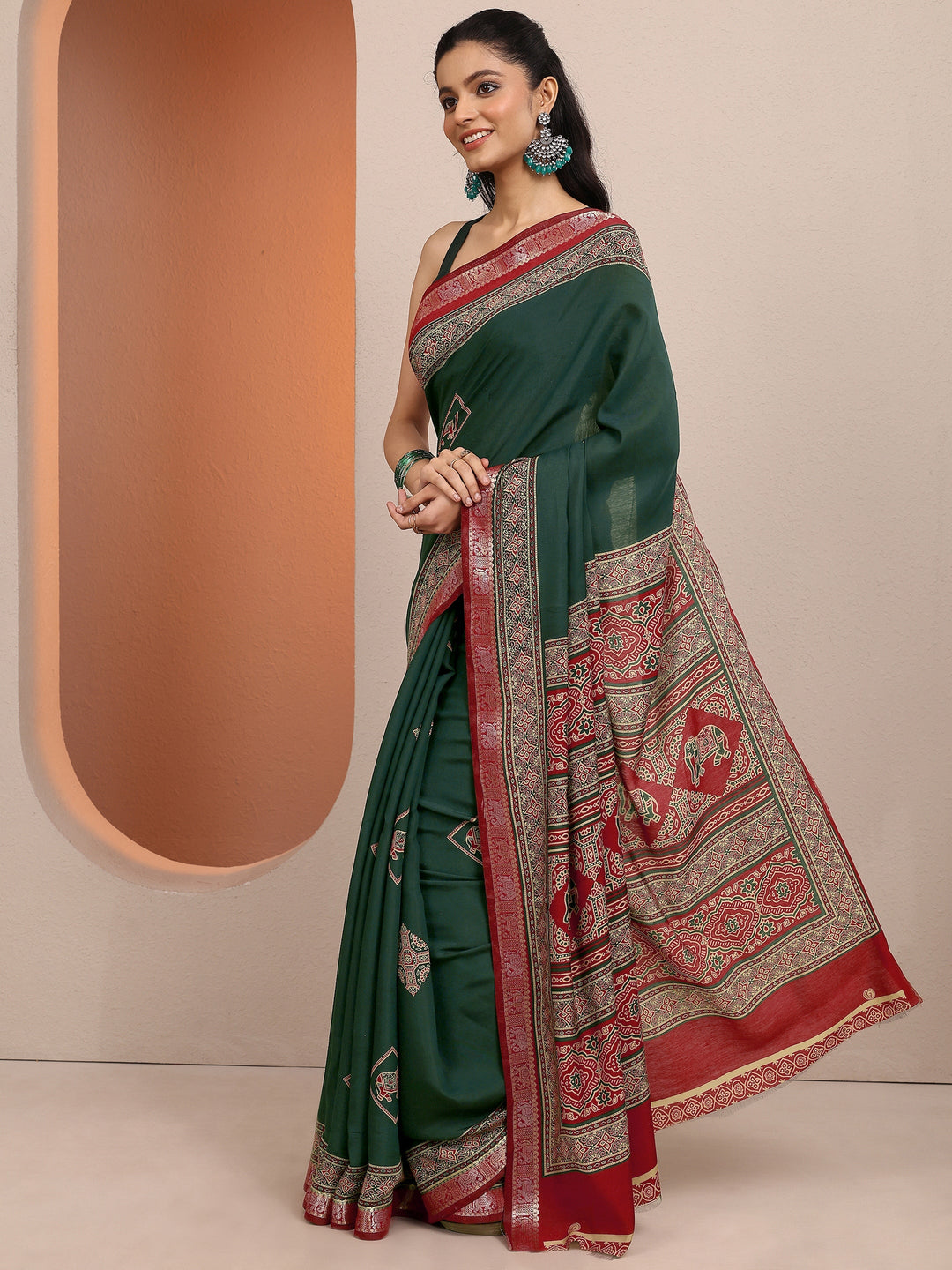 Green Printed Silk Blend Saree With Unstitched Blouse Piece