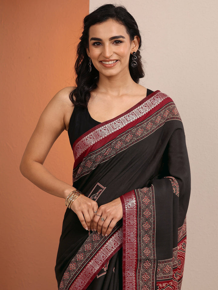 Black Printed Silk Blend Saree With Unstitched Blouse Piece