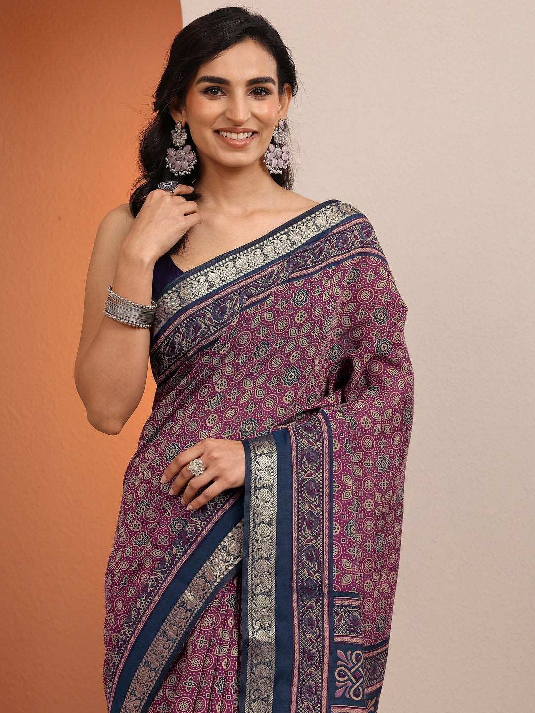 Purple Printed Silk Blend Saree With Unstitched Blouse Piece
