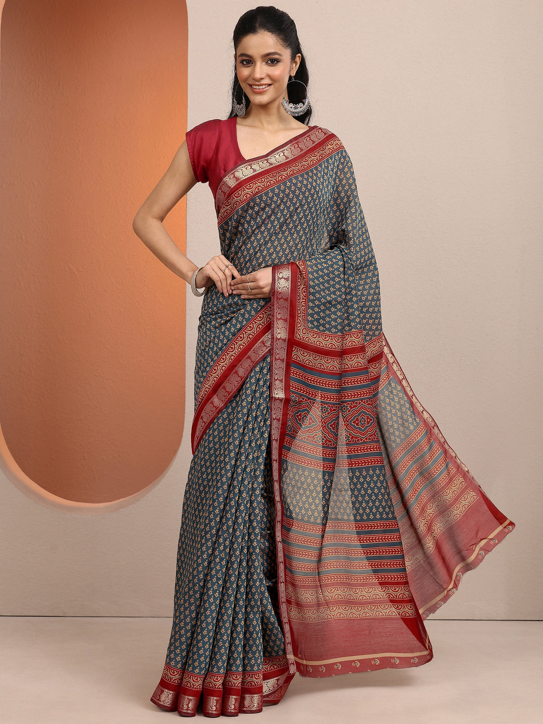 Blue Printed Silk Blend Saree With Unstitched Blouse Piece
