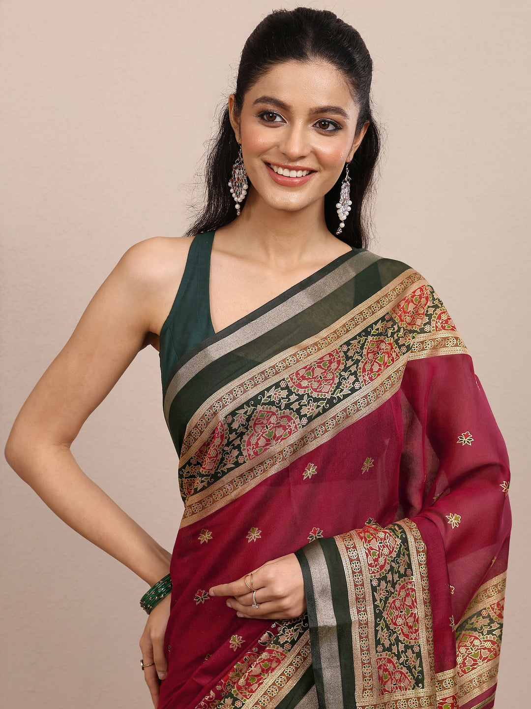 Red Printed Silk Blend Saree With Unstitched Blouse Piece