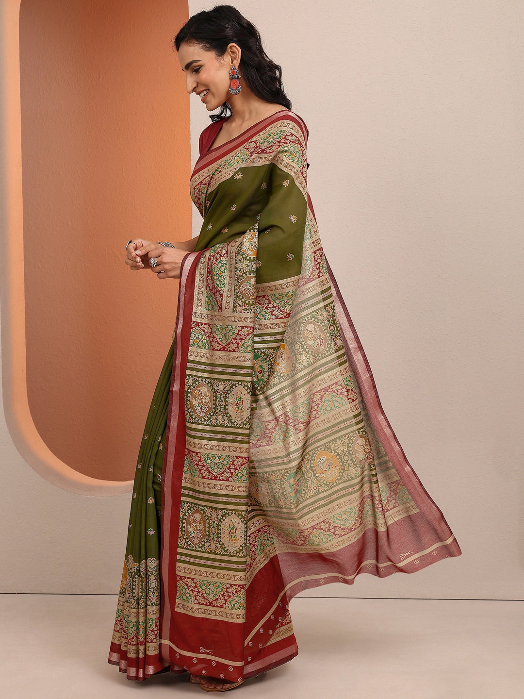 Green Printed Silk Blend Saree With Unstitched Blouse Piece