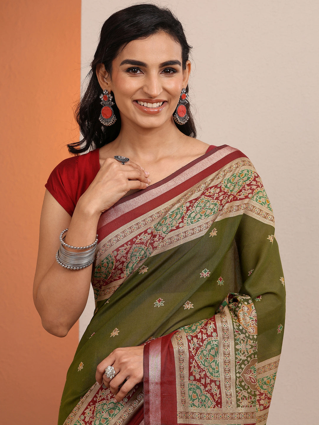 Green Printed Silk Blend Saree With Unstitched Blouse Piece