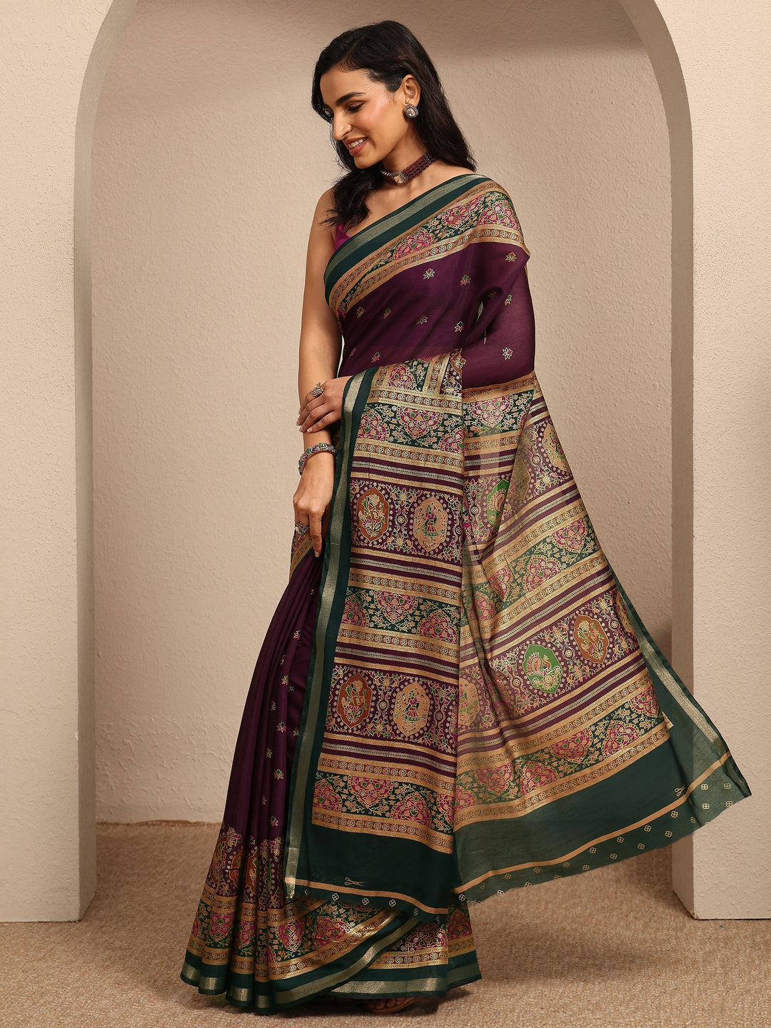 Purple Printed Silk Blend Saree With Unstitched Blouse Piece
