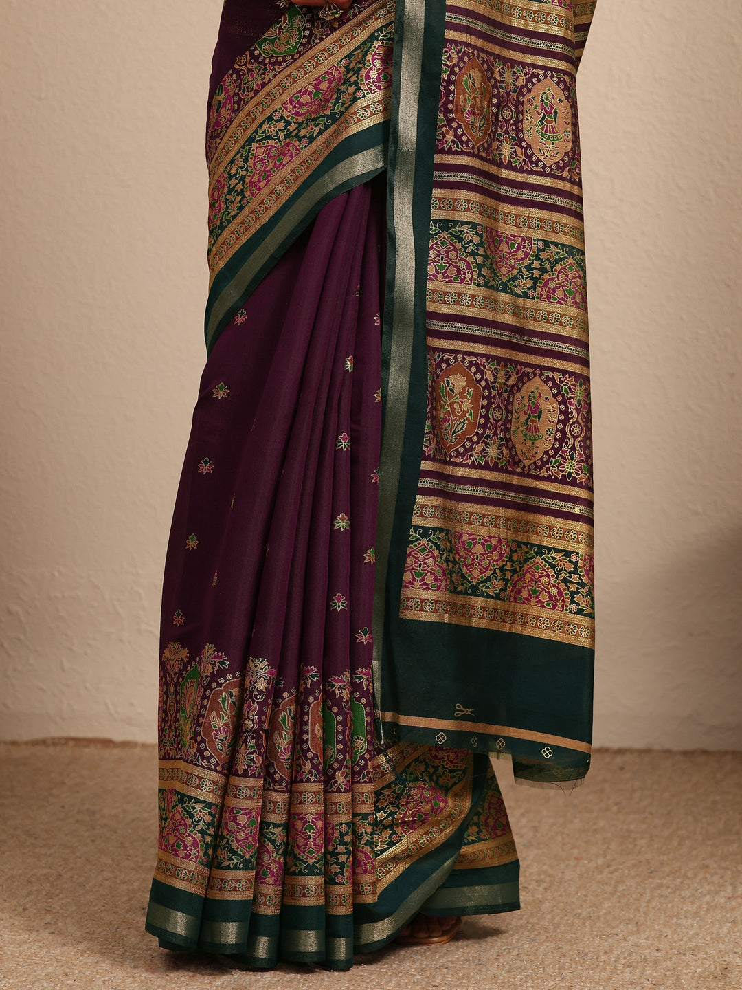 Purple Printed Silk Blend Saree With Unstitched Blouse Piece