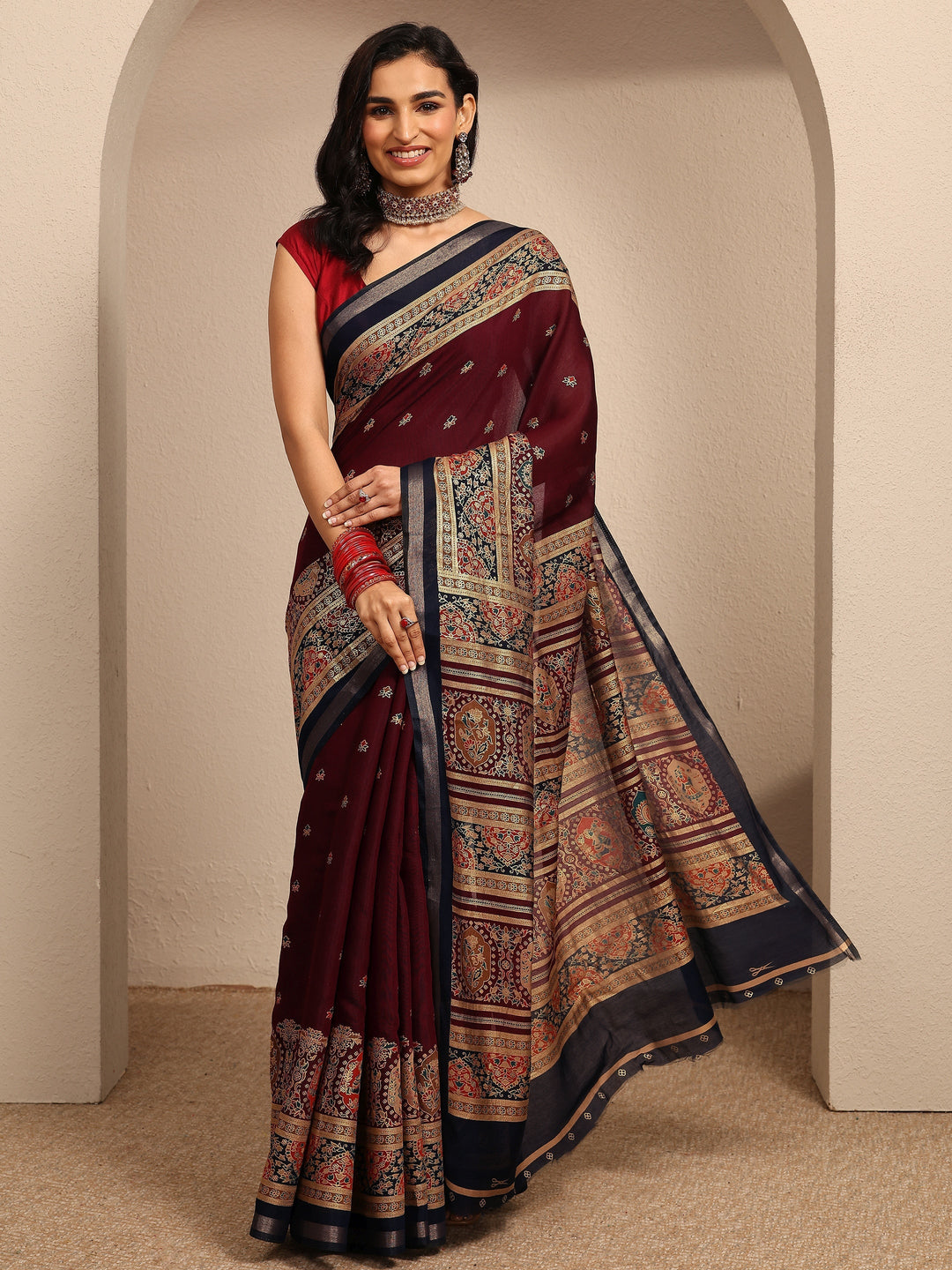 Maroon Printed Silk Blend Saree With Unstitched Blouse Piece