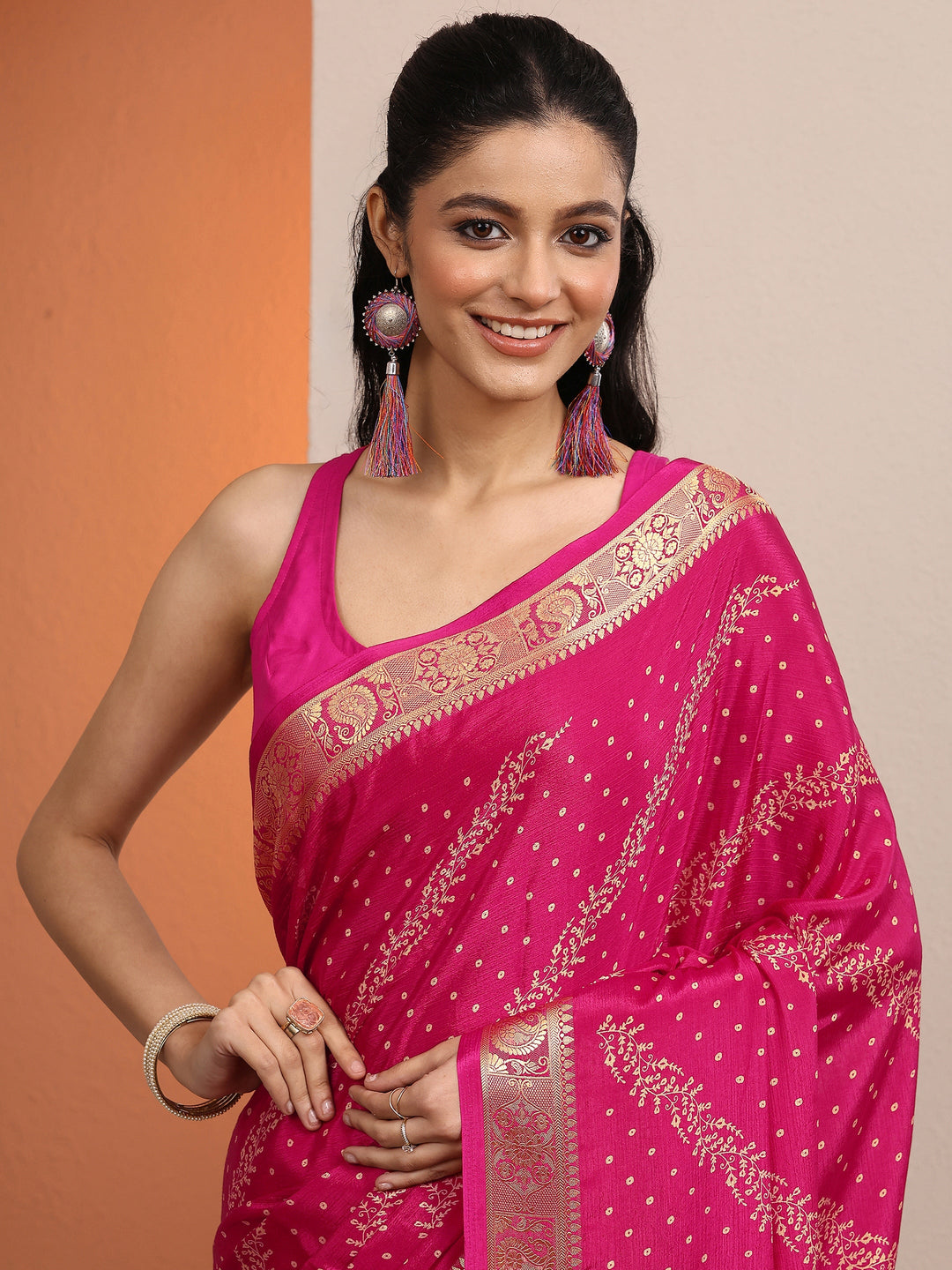 Pink Bandhani Printed Silk Blend Saree With Unstitched Blouse Piece