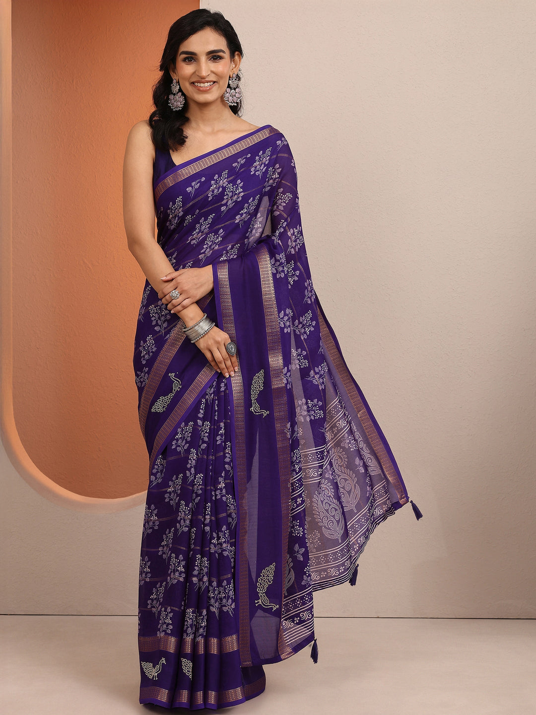 Purple Printed Silk Blend Saree With Unstitched Blouse Piece