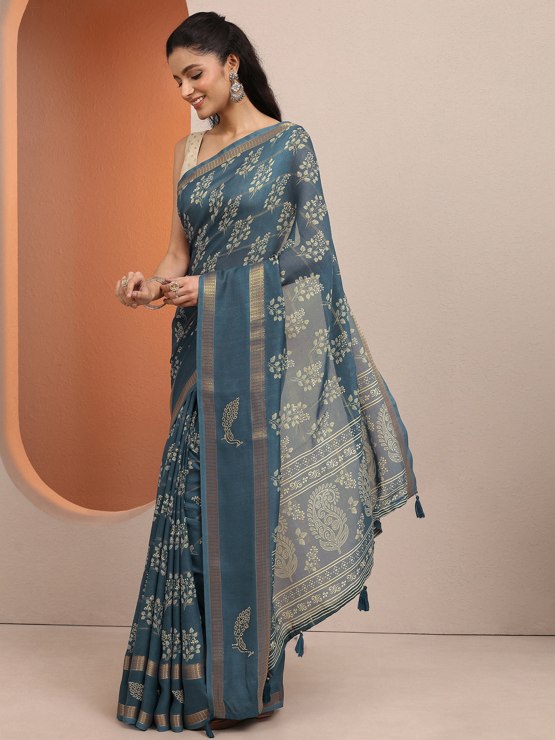 Blue Printed Silk Blend Saree With Unstitched Blouse Piece