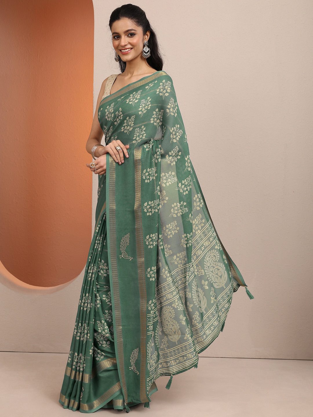 Green Printed Silk Blend Saree With Unstitched Blouse Piece