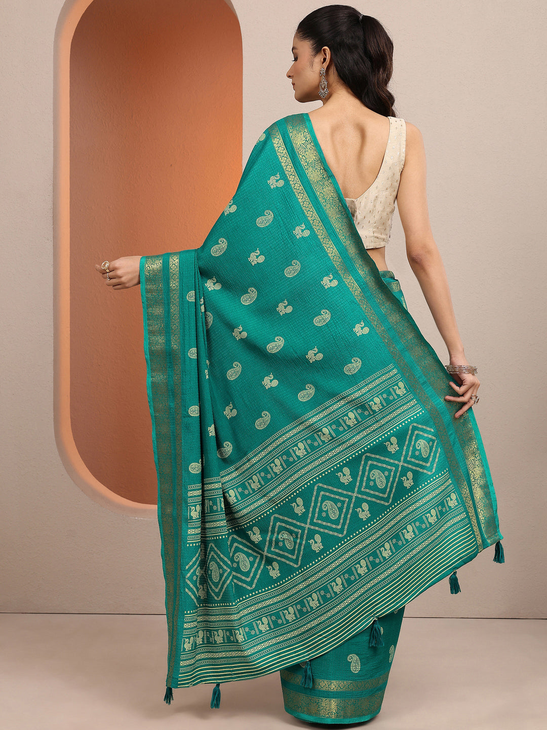 Green Paisley Printed Silk Blend Saree With Unstitched Blouse Piece