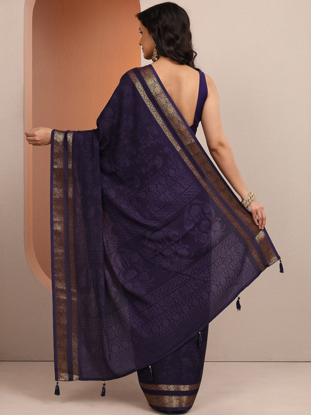 Purple Printed Silk Blend Saree With Unstitched Blouse Piece