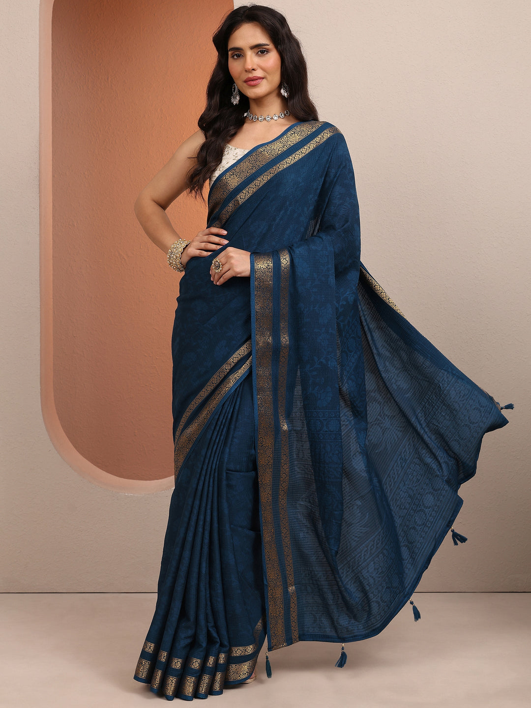 Navy Blue Printed Silk Blend Saree With Unstitched Blouse Piece