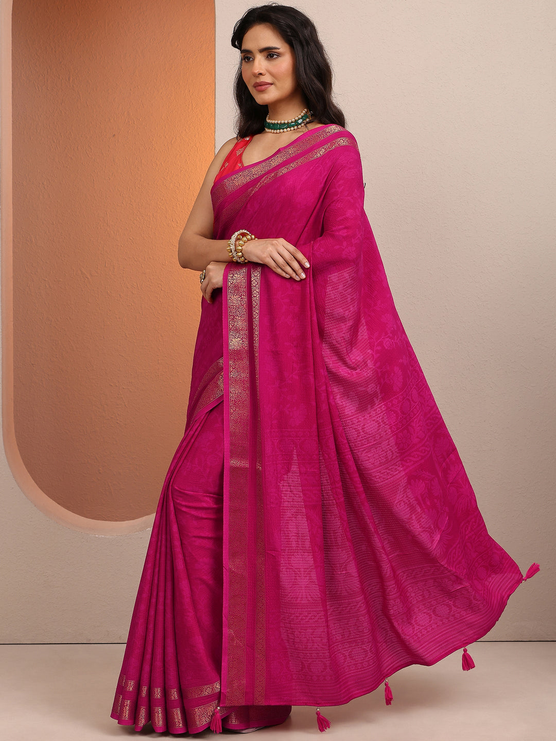 Pink Printed Silk Blend Saree With Unstitched Blouse Piece