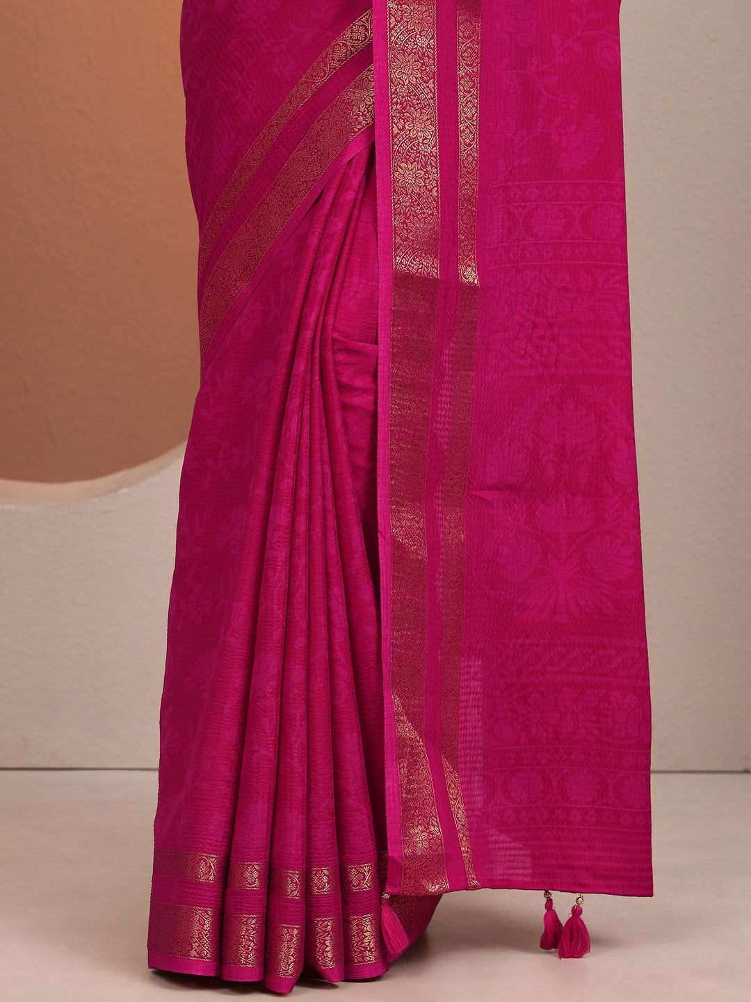 Pink Printed Silk Blend Saree With Unstitched Blouse Piece