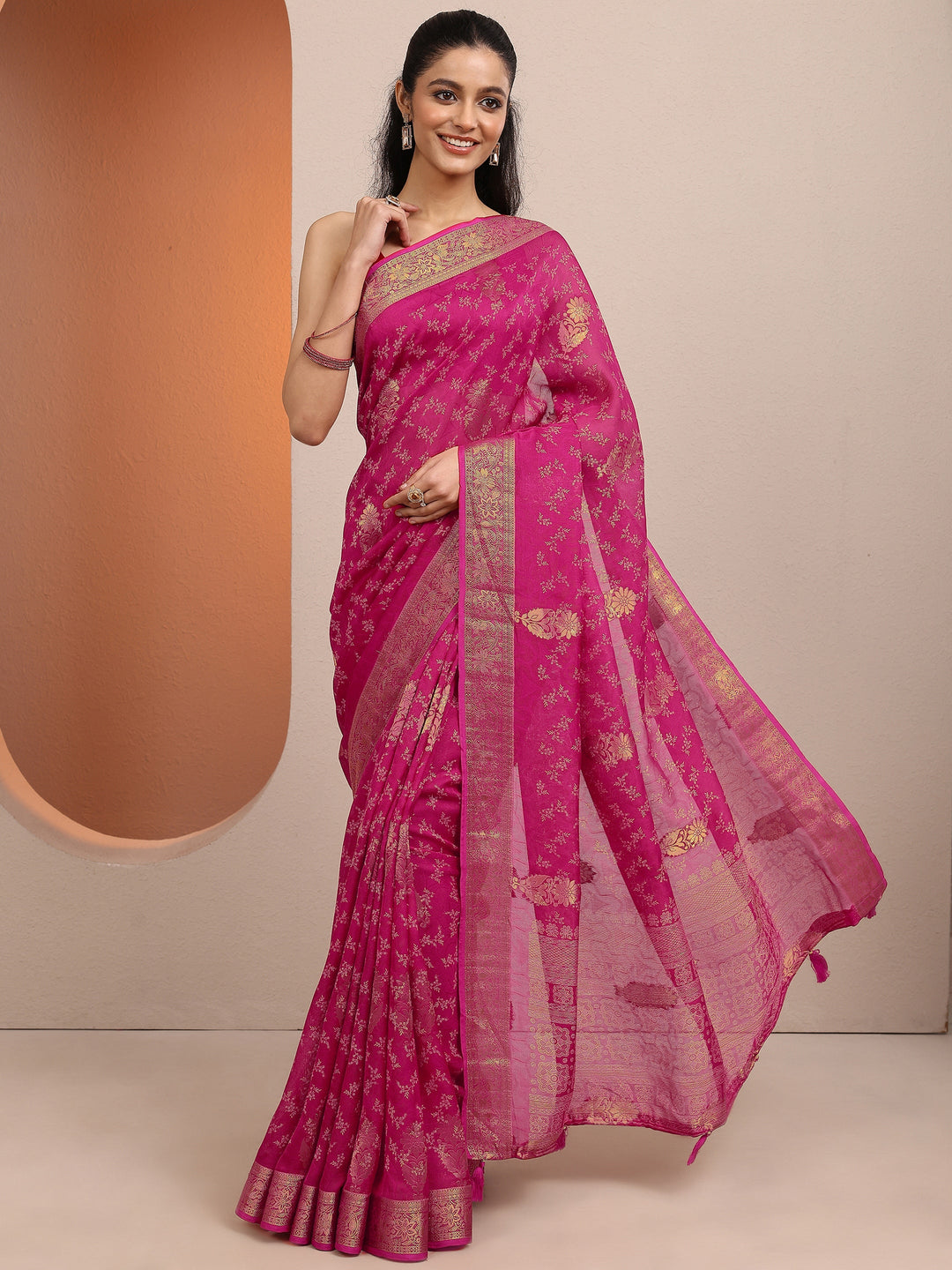 Pink Printed Silk Blend Saree With Unstitched Blouse Piece