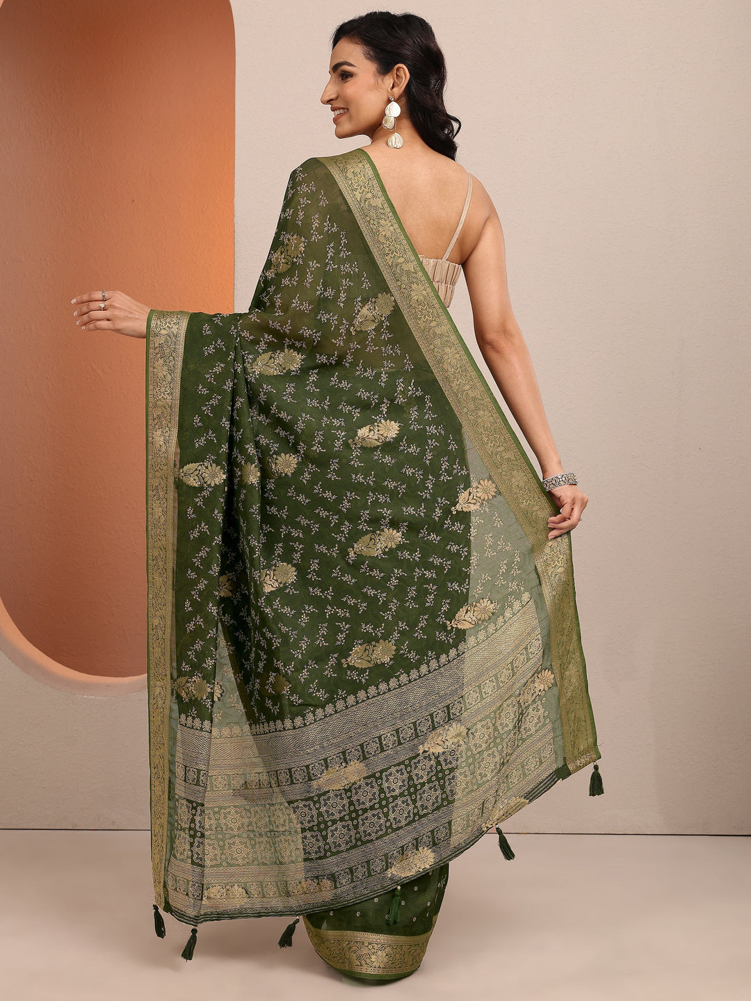 Green Printed Silk Blend Saree With Unstitched Blouse Piece