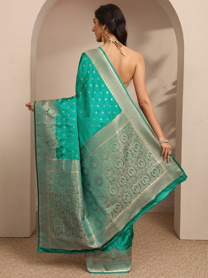 Green Embroidered Silk Blend Saree With Unstitched Blouse Piece