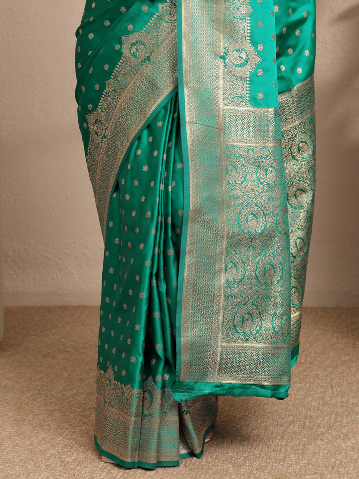 Green Embroidered Silk Blend Saree With Unstitched Blouse Piece