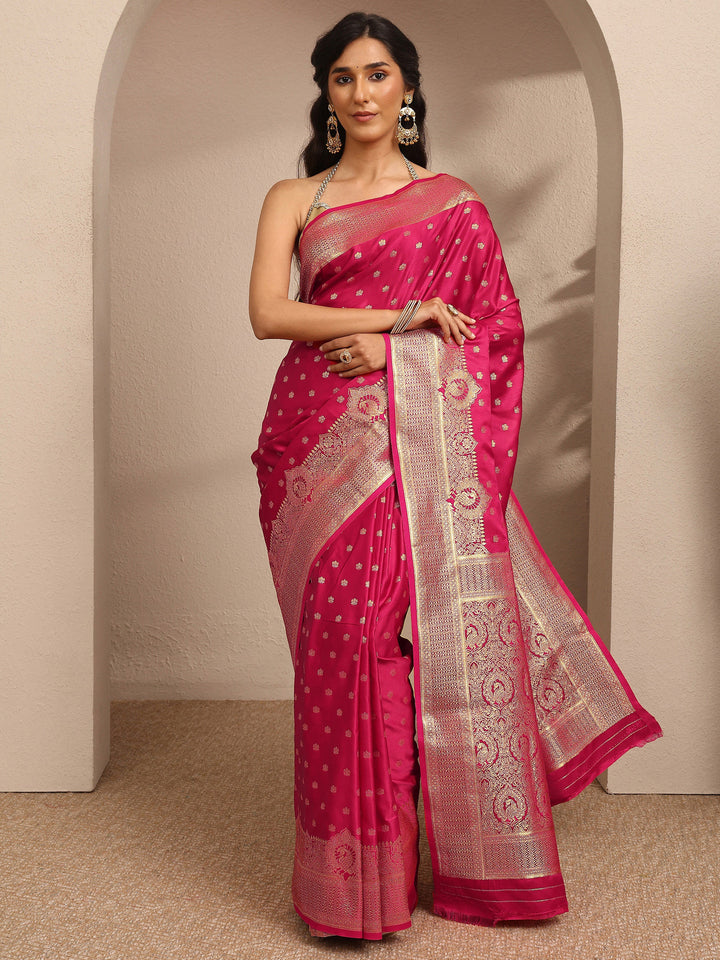 Red Embroidered Silk Blend Saree With Unstitched Blouse Piece