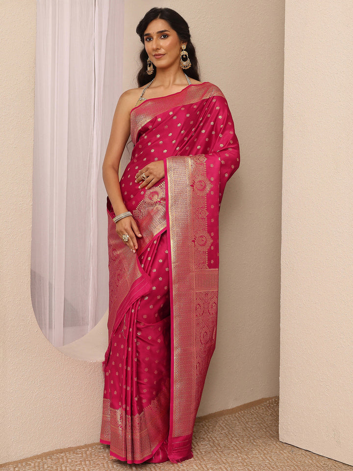 Red Embroidered Silk Blend Saree With Unstitched Blouse Piece
