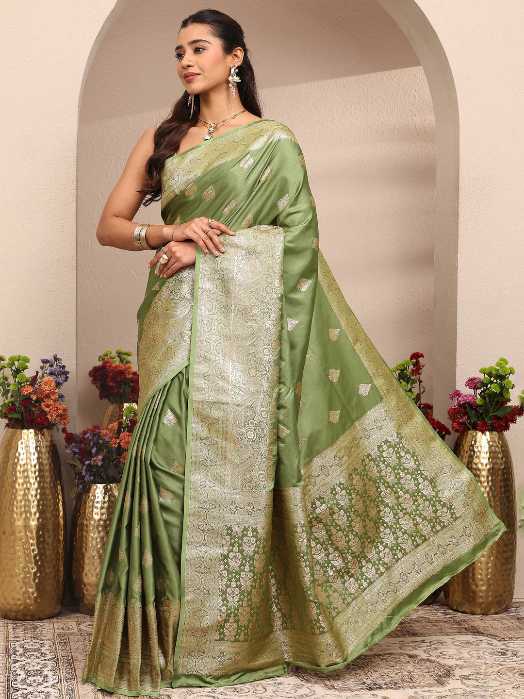 Libas Green Woven Design Banarsi Silk Blend Saree With Unstitched Blouse Piece