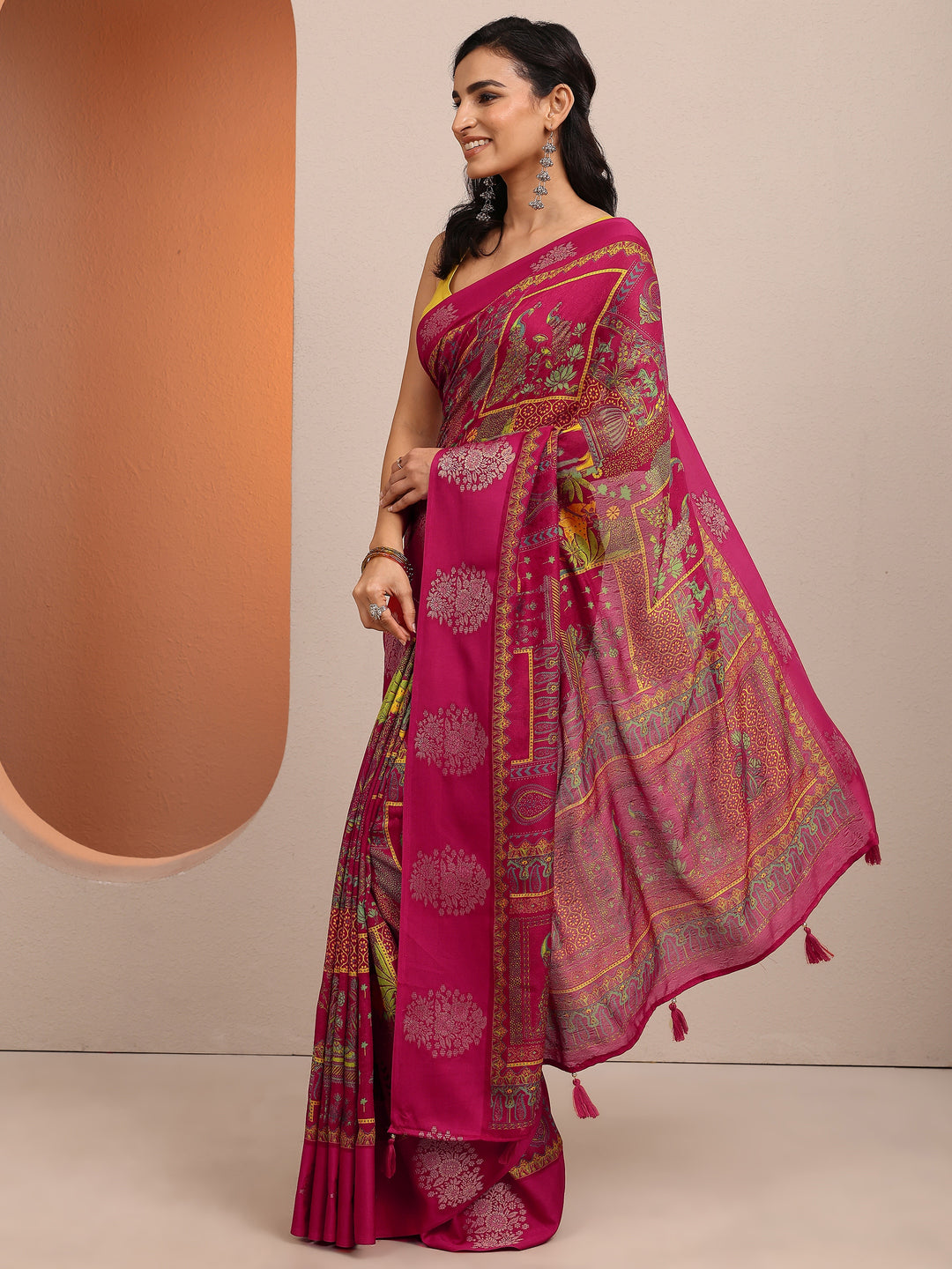 Pink Printed Silk Blend Saree With Unstitched Blouse Piece