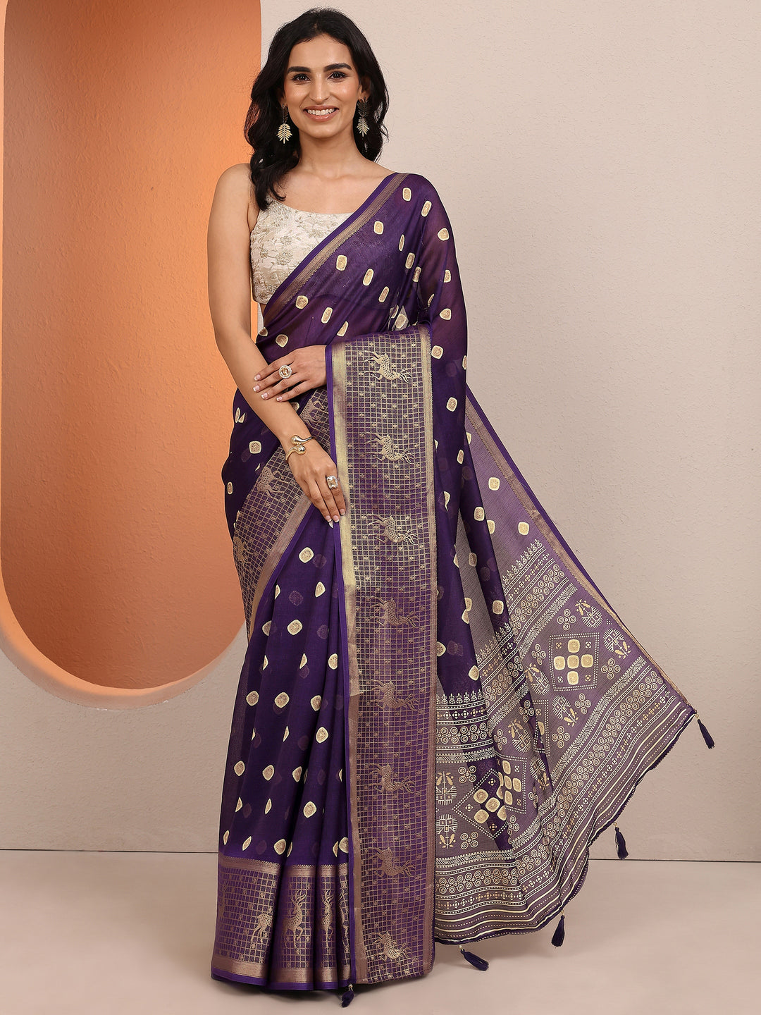 Purple Printed Silk Blend Saree With Unstitched Blouse Piece