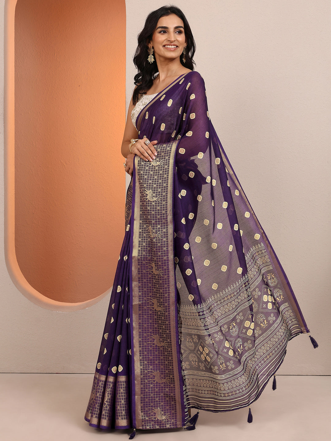 Purple Printed Silk Blend Saree With Unstitched Blouse Piece