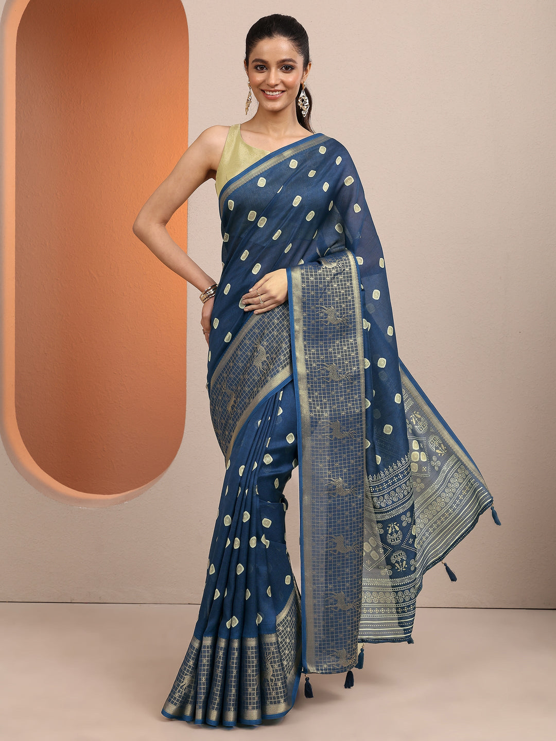 Navy Blue Printed Silk Blend Saree With Unstitched Blouse Piece