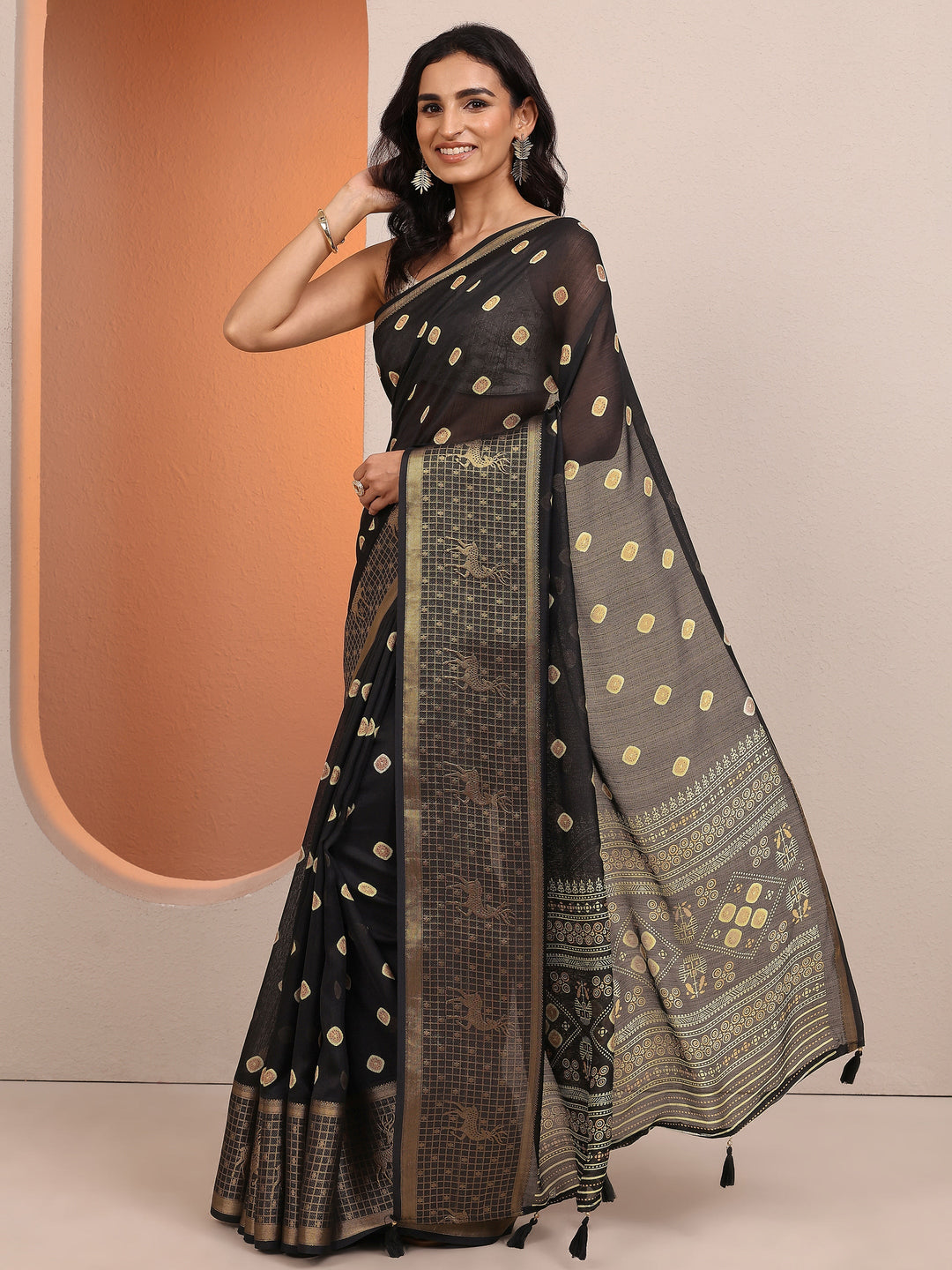 Black Printed Silk Blend Saree With Unstitched Blouse Piece