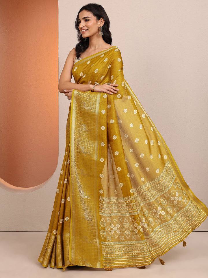 Mustard Printed Silk Blend Saree With Unstitched Blouse Piece