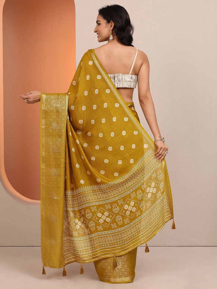 Mustard Printed Silk Blend Saree With Unstitched Blouse Piece
