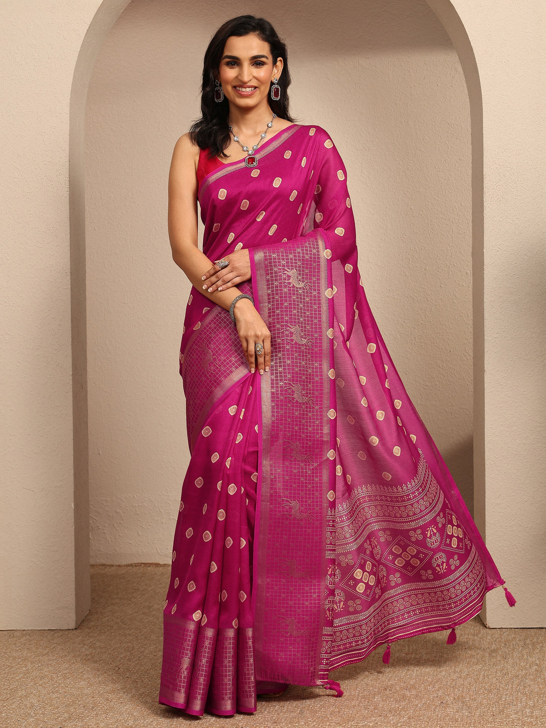 Pink Printed Silk Blend Saree With Unstitched Blouse Piece