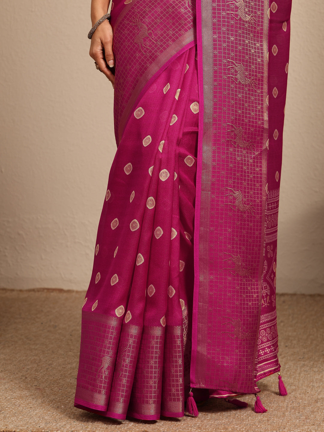 Pink Printed Silk Blend Saree With Unstitched Blouse Piece