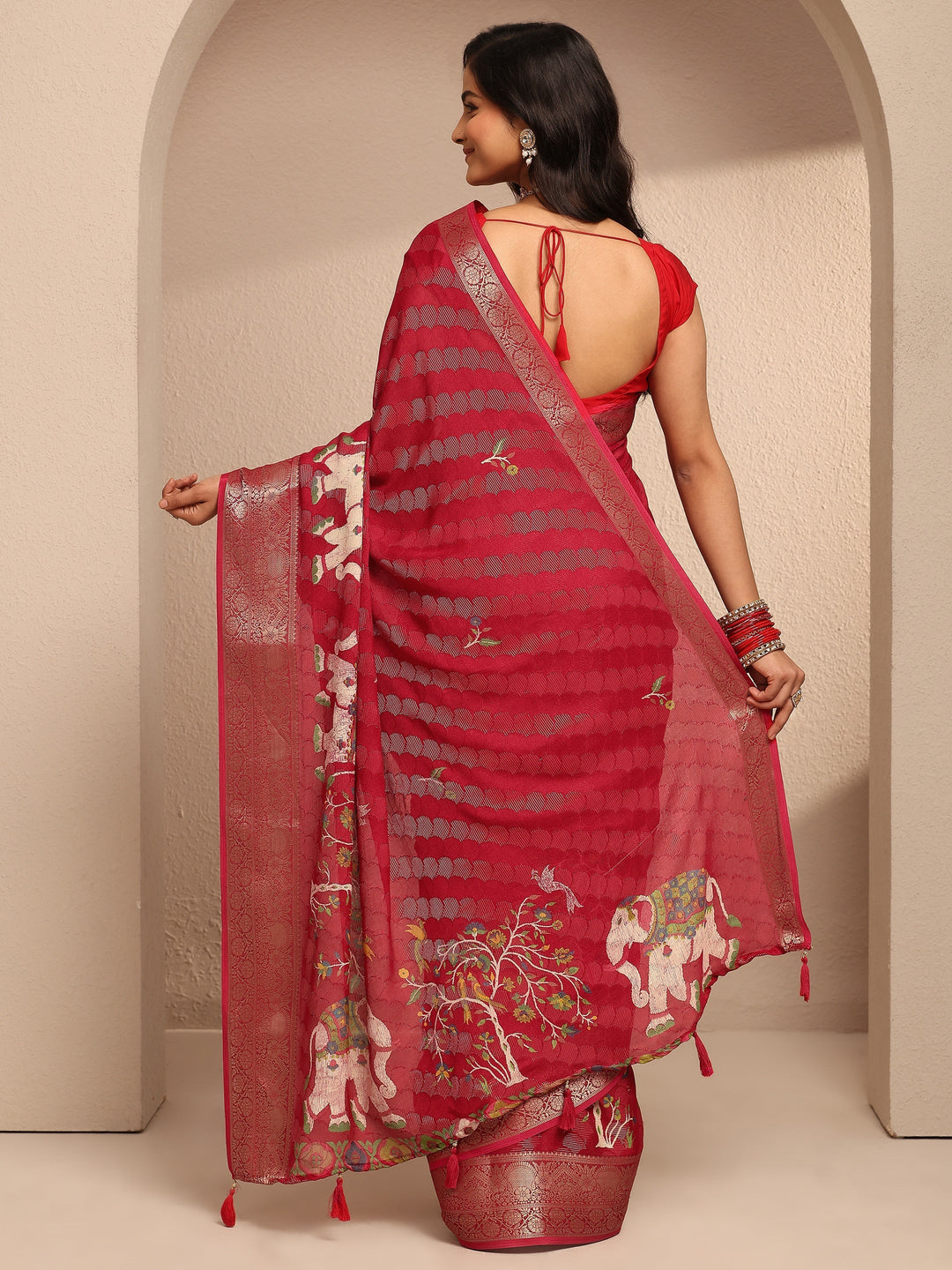 Red Woven Design Silk Blend Saree With Unstitched Blouse Piece