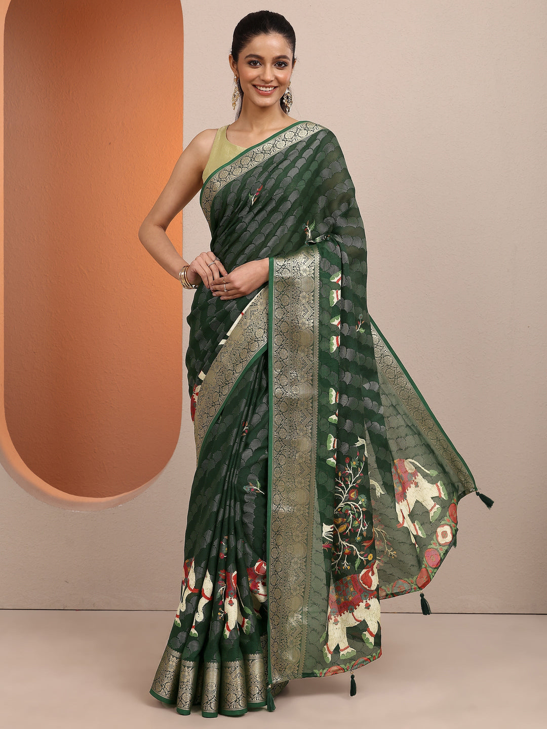 Green Printed Silk Blend Saree With Unstitched Blouse Piece