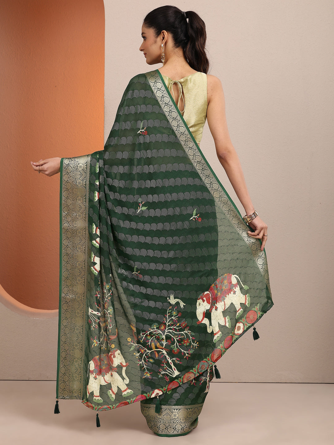 Green Printed Silk Blend Saree With Unstitched Blouse Piece